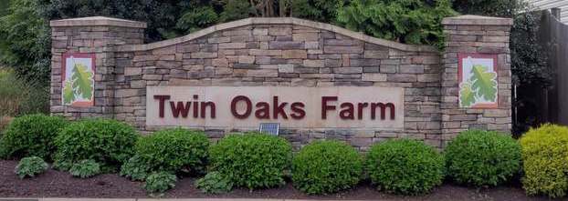 Picture of the Twin Oaks Farm HOA Community Entrance Sign